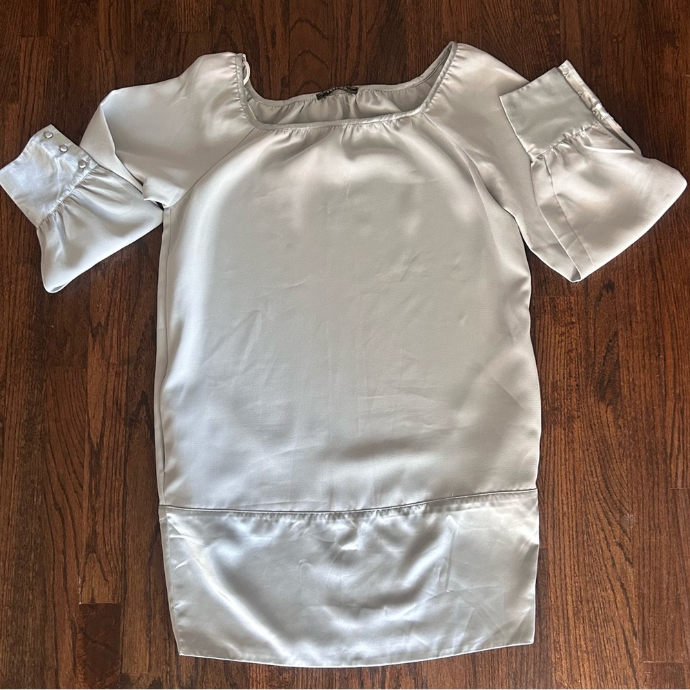 Vertigo Paris Silver Dress No Size or Material Tag
See Measurements in‎ Listing